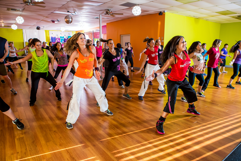 Zumba C mo Funciona Y Cu les Son Sus Beneficios La Revista IN zumba-c-mo-funciona-y-cu-les-son-sus-beneficios-la-revista-in