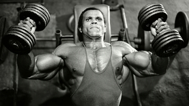 serge-nubret-pecho